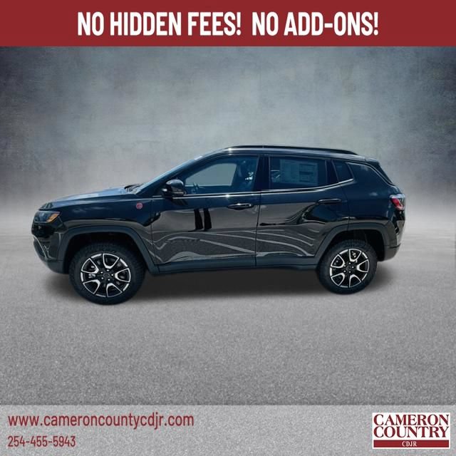 New 2026 Jeep Compass Trailhawk w/ Sun, Sound & Navigation Group AWD/4WD image 4