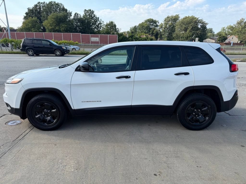 Used 2017 Jeep Cherokee Sport FWD image 8