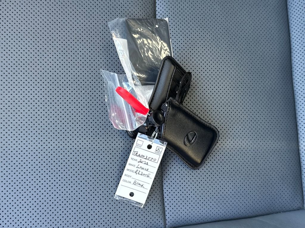 Used 2024 Lexus RZ 300e Premium image 29