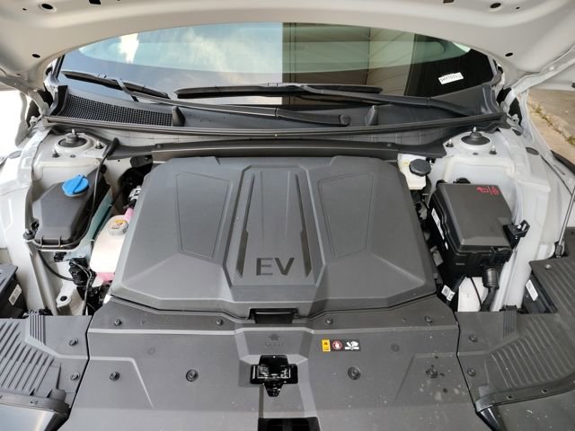 New 2025 Hyundai Ioniq 5 SEL image 30