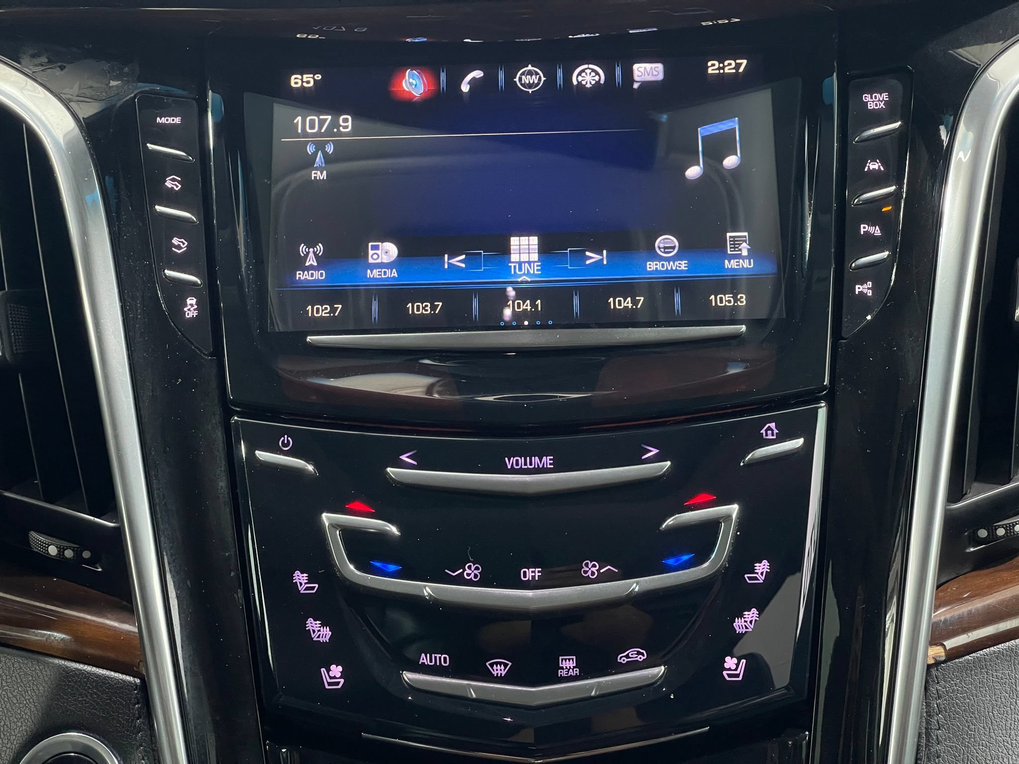 Used 2018 Cadillac Escalade ESV Luxury AWD/4WD image 25
