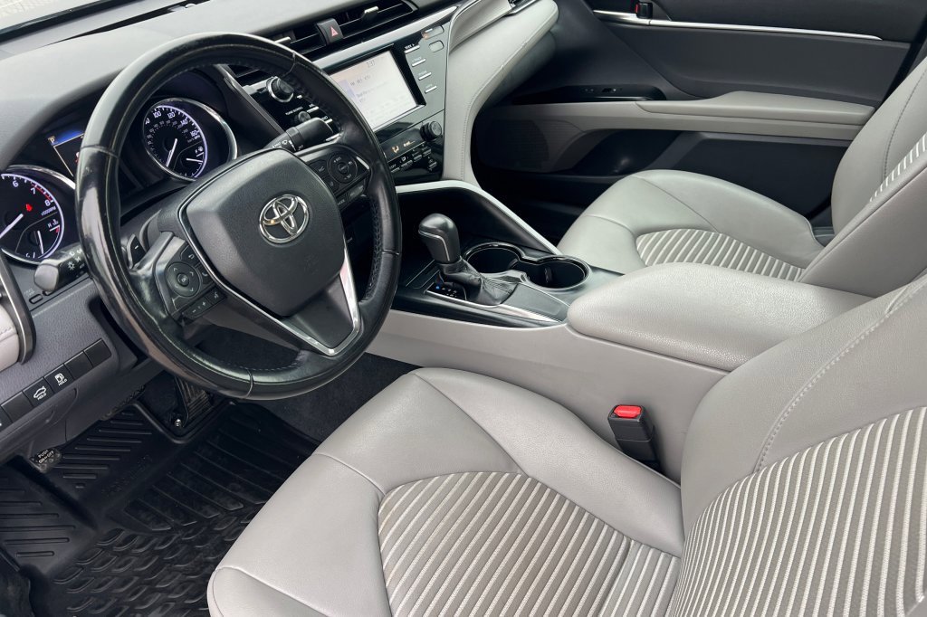 Used 2019 Toyota Camry SE image 7