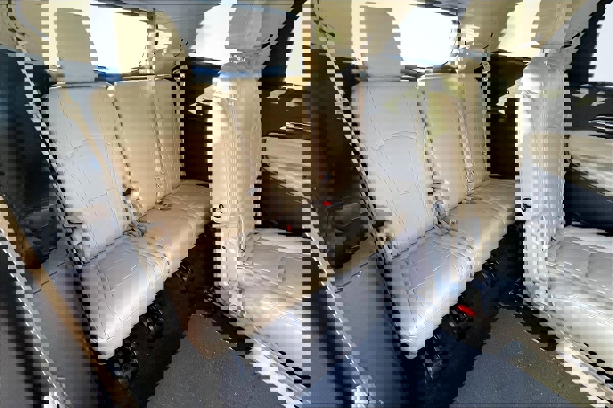 Used 2019 Buick Enclave Essence image 28