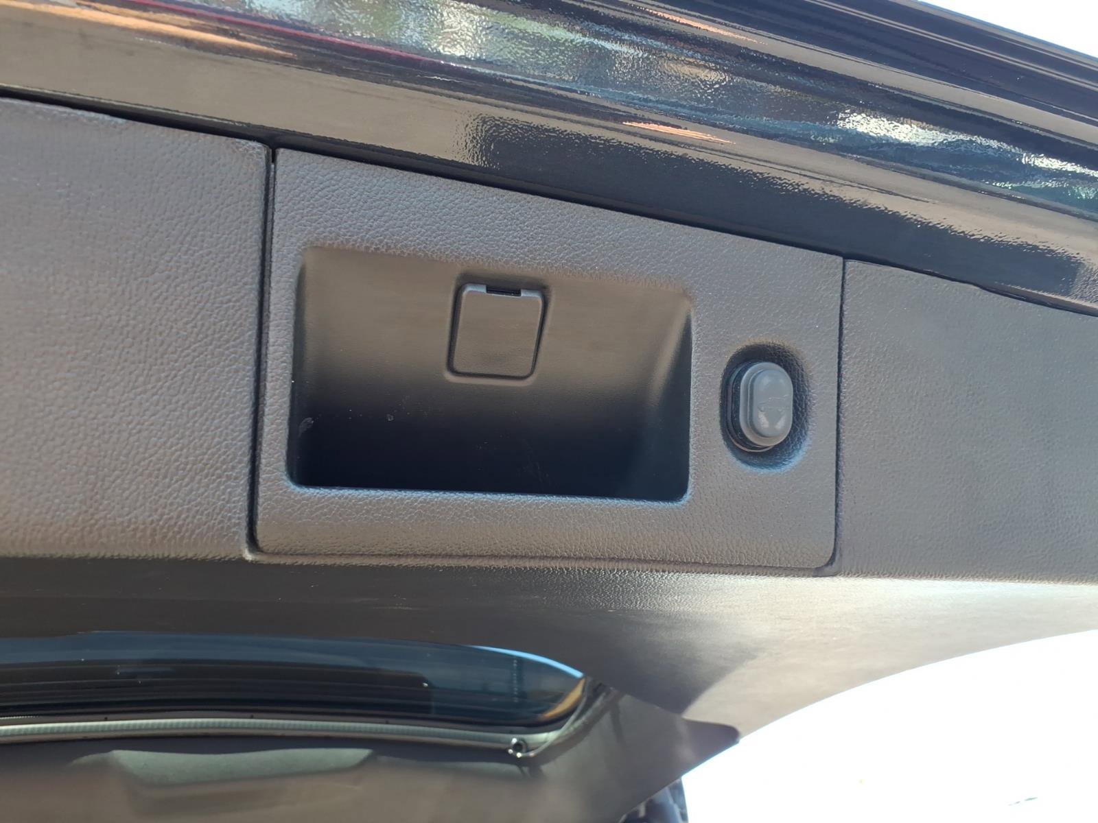 Used 2019 Cadillac Escalade Luxury AWD/4WD image 14