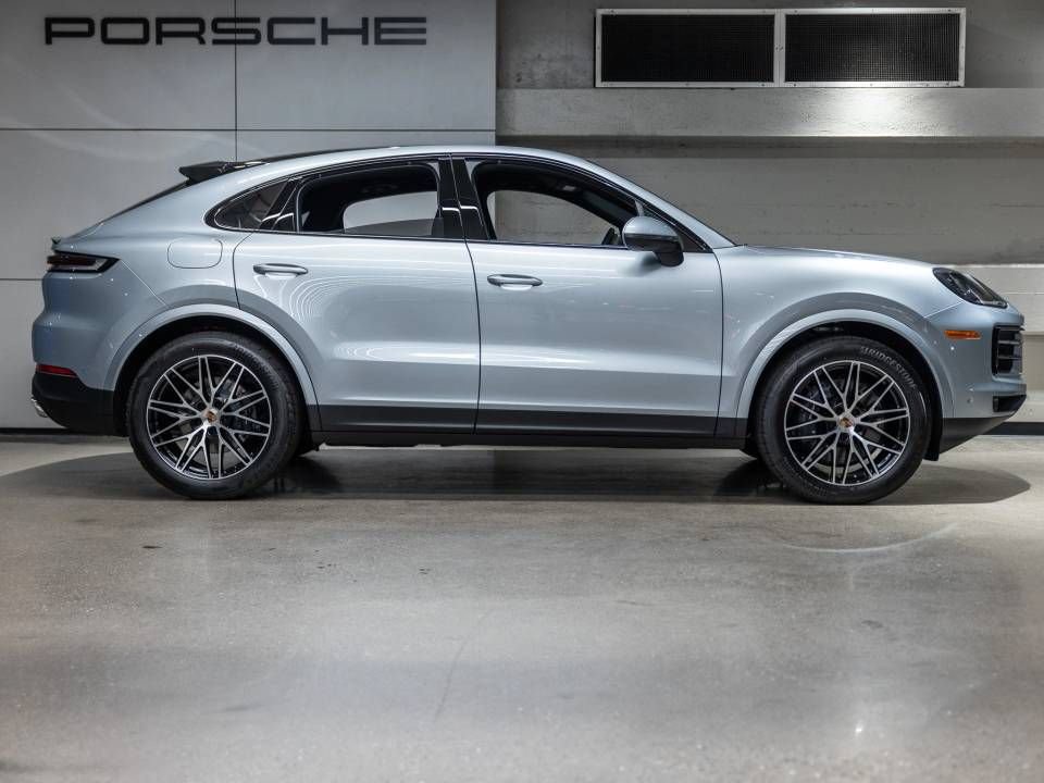 Certified 2026 Porsche Cayenne Coupe AWD/4WD image 9
