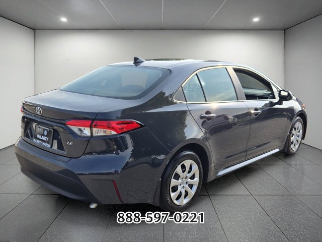 Used 2025 Toyota Corolla LE FWD image 5