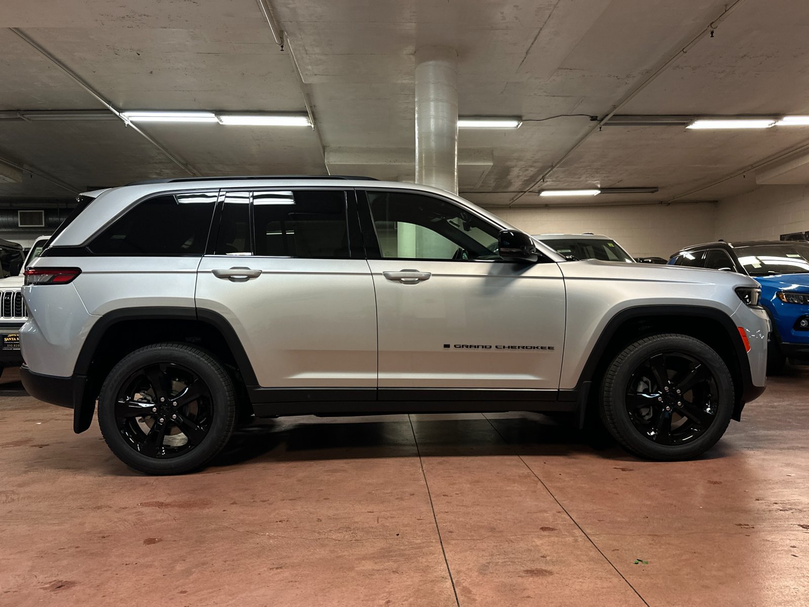 New 2026 Jeep Grand Cherokee Limited w/ Limited Altitude Package AWD/4WD image 6
