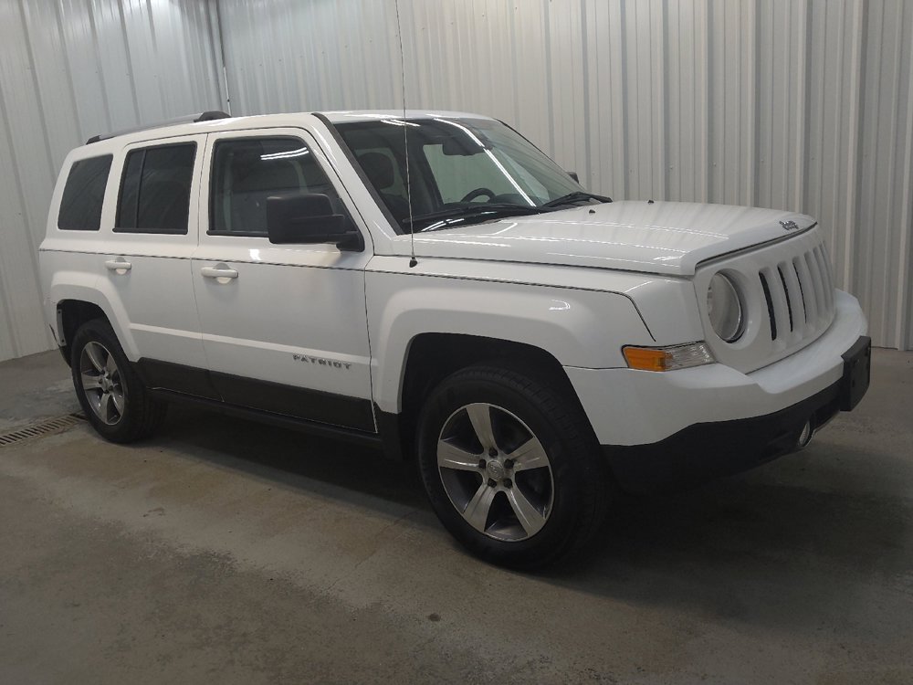 Used 2017 Jeep Patriot High Altitude AWD/4WD image 11