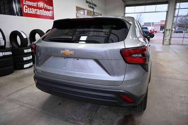 Used 2024 Chevrolet Trax LS image 6