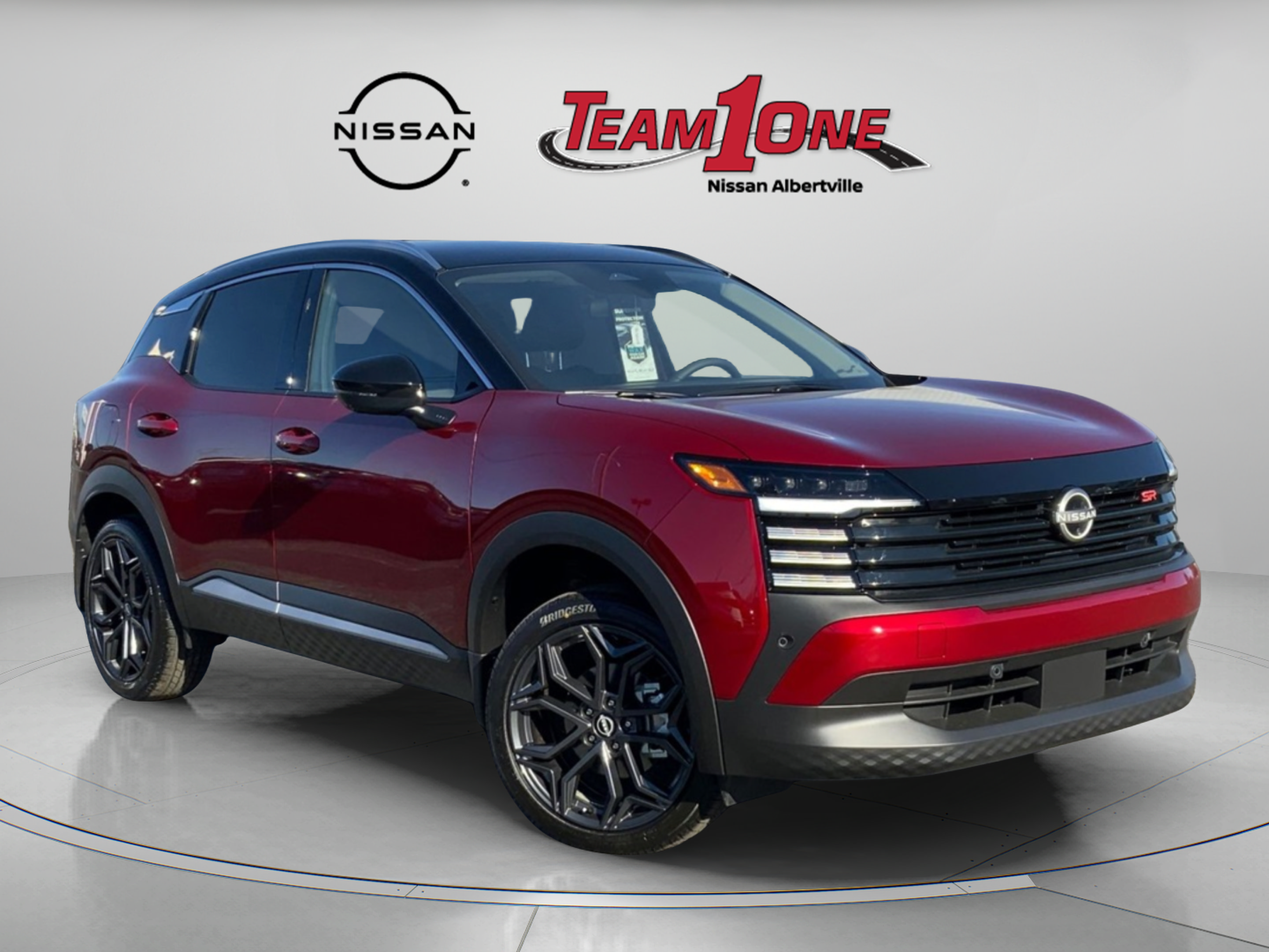 New 2025 Nissan Kicks SR w/ Illumination Package AWD/4WD image 1