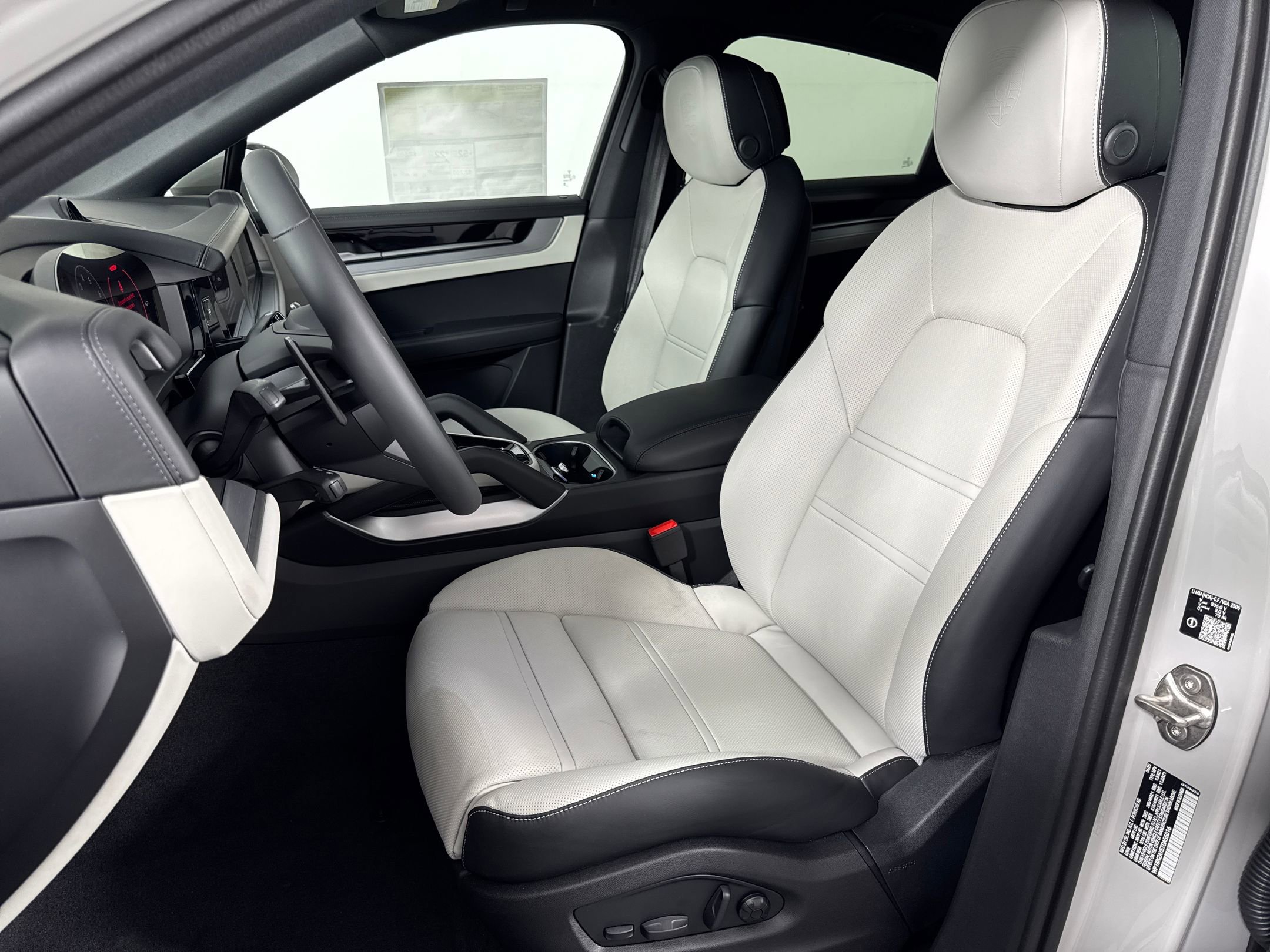 Used 2026 Porsche Cayenne S image 5