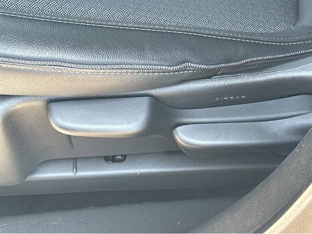 Certified 2025 Buick Encore GX Preferred FWD image 30