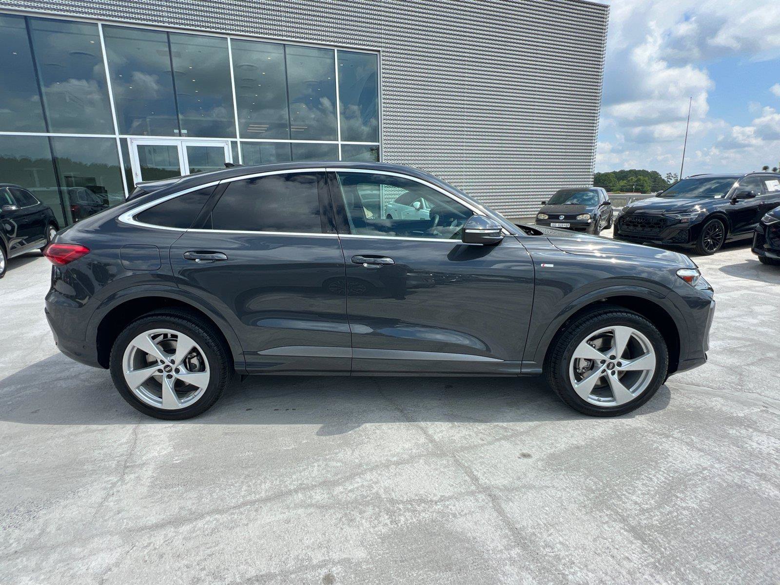 Certified 2025 Audi Q5 Premium Plus w/ Premium Plus AWD/4WD image 4