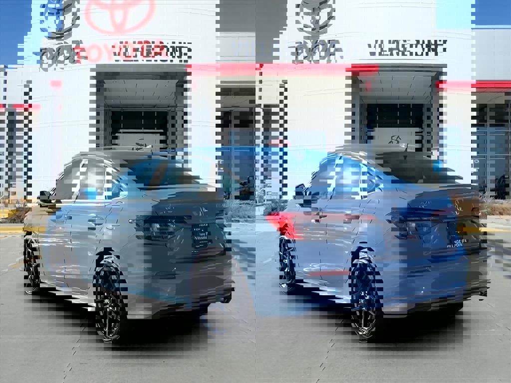 Used 2023 Honda Civic Sport image 3