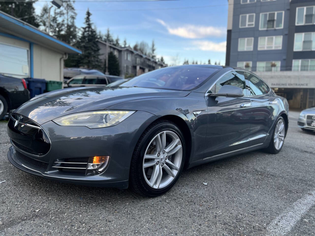 Used 2013 Tesla Model S Long Range image 10