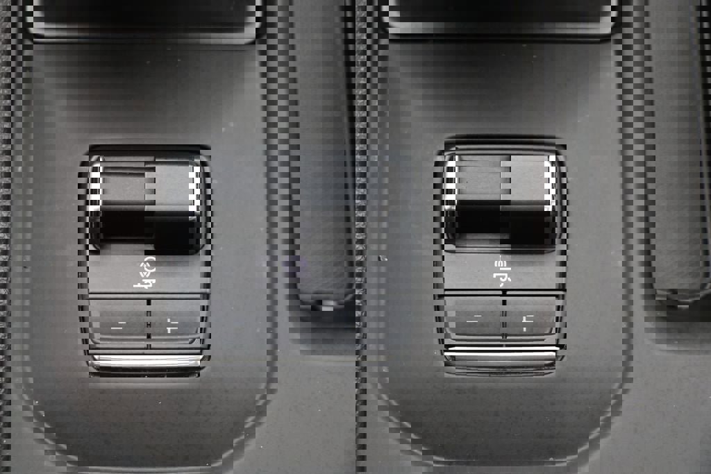 Used 2025 GMC Sierra 1500 AT4 w/ AT4 Premium Package image 37