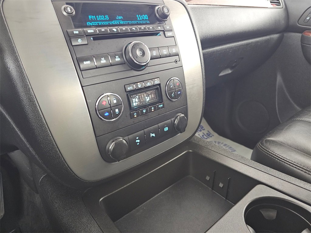 Used 2011 GMC Sierra 3500 SLT w/ SLT Convenience Package image 31