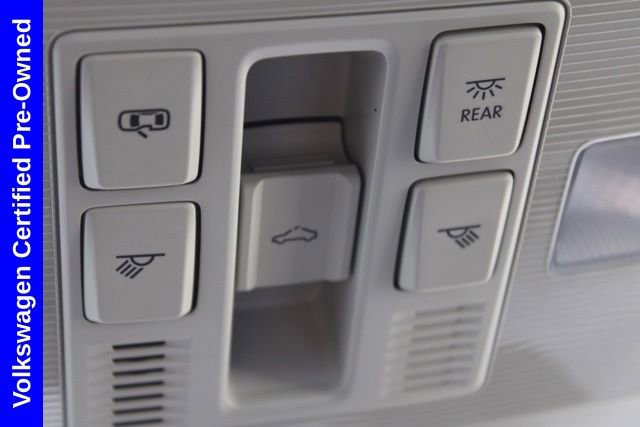 Used 2025 Volkswagen Jetta SE FWD image 26