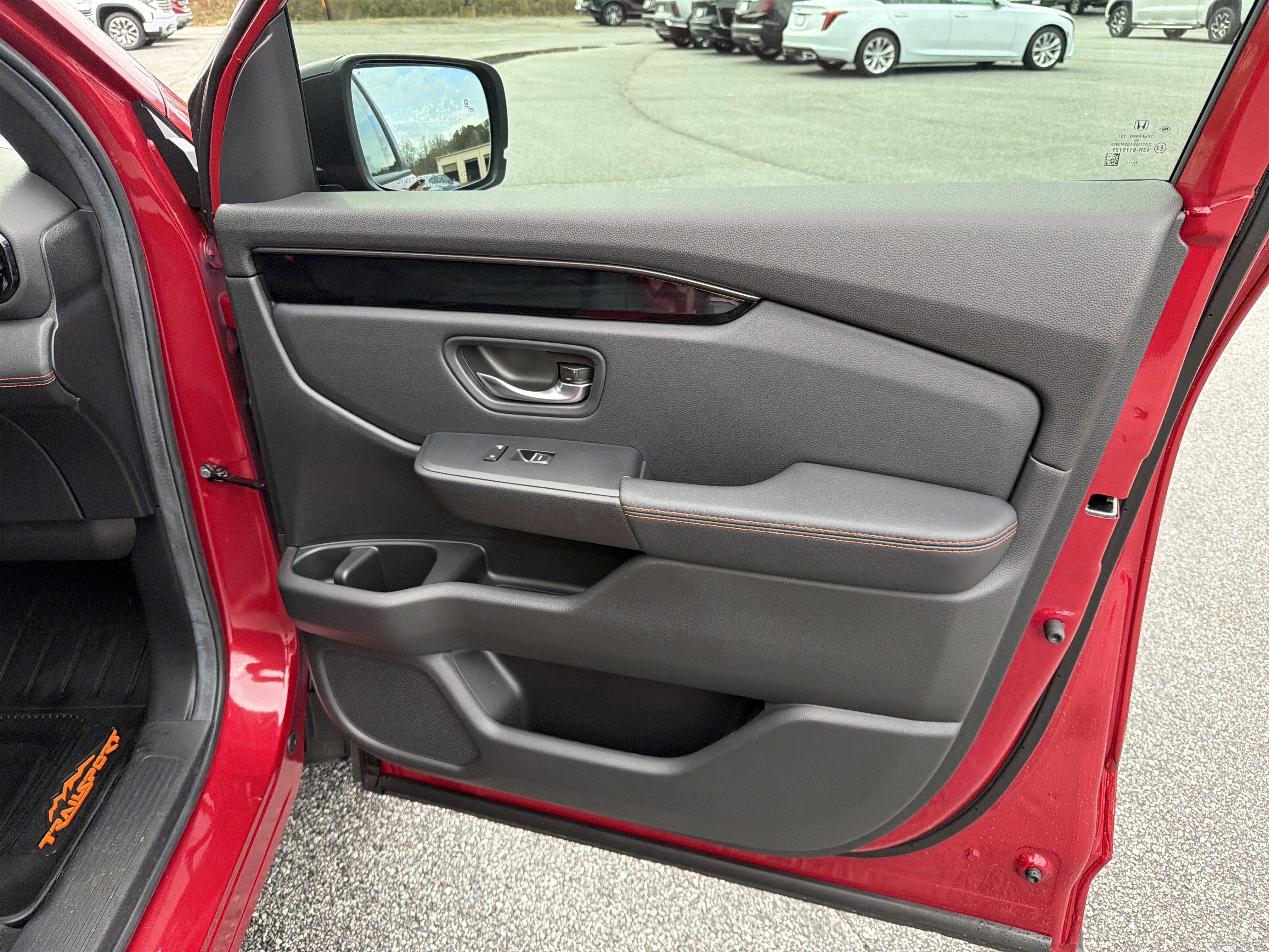 Used 2025 Honda Pilot TrailSport image 18