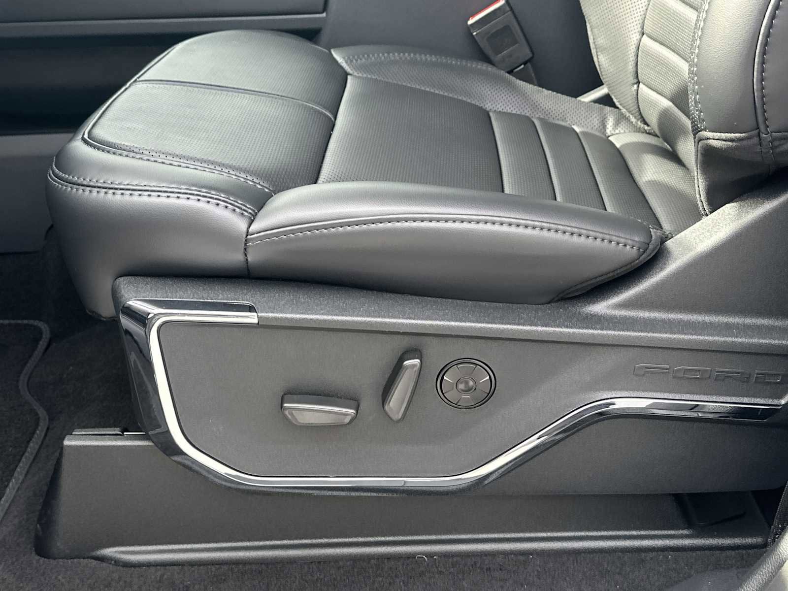 New 2026 Ford F250 Platinum image 10