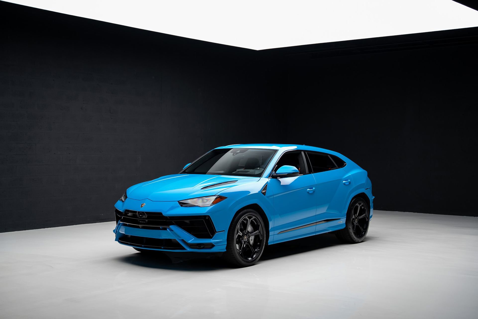 Used 2024 Lamborghini Urus S image 4