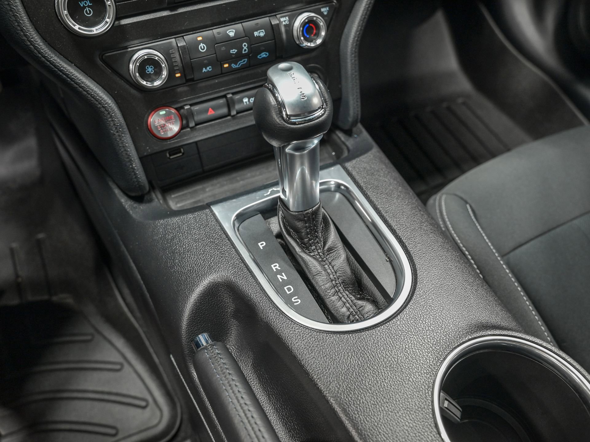 Used 2020 Ford Mustang Coupe RWD image 24