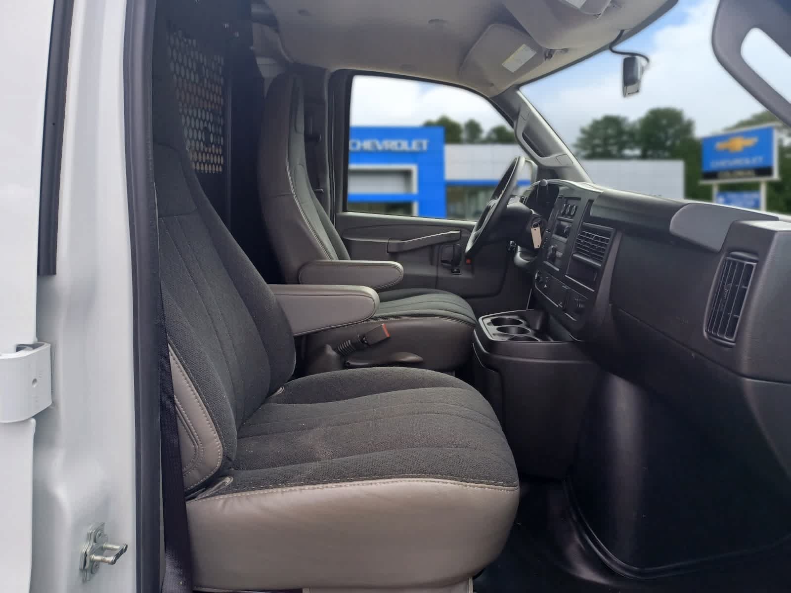 Used 2025 Chevrolet Express 2500 w/ Driver Convenience Package RWD image 15
