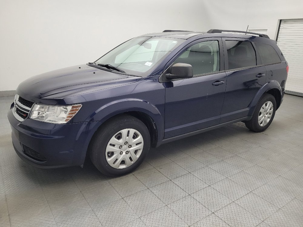 Used 2020 Dodge Journey SE w/ SE Popular Equipment Group FWD image 2
