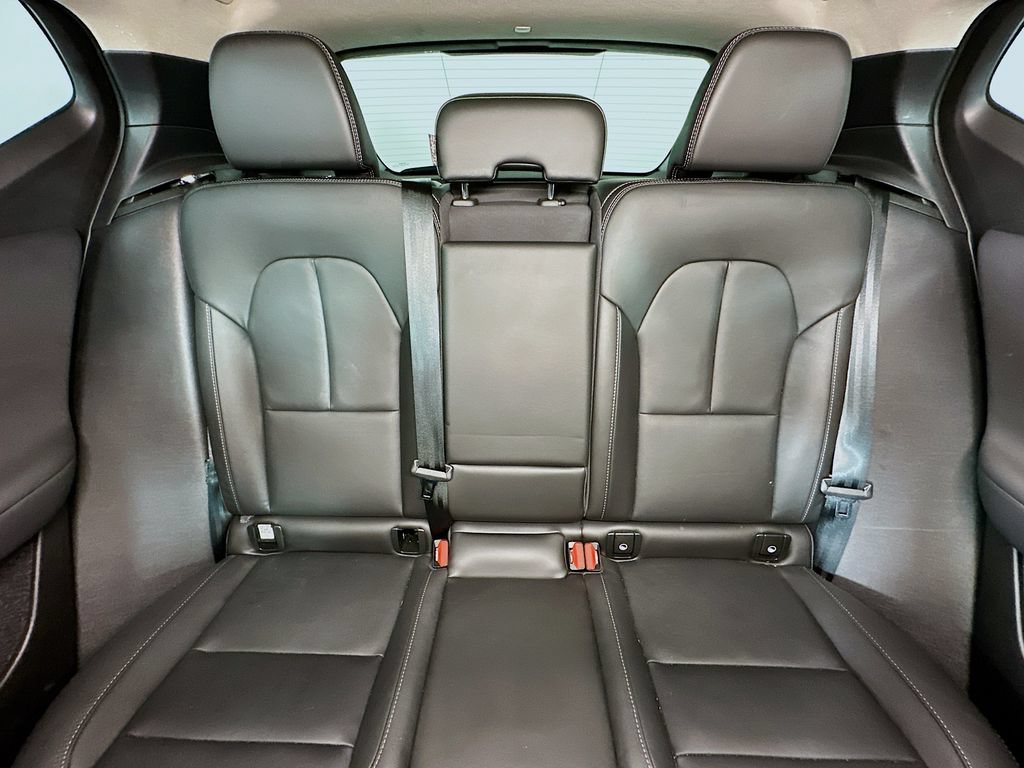 Used 2024 Volvo XC40 B5 Plus AWD/4WD image 13
