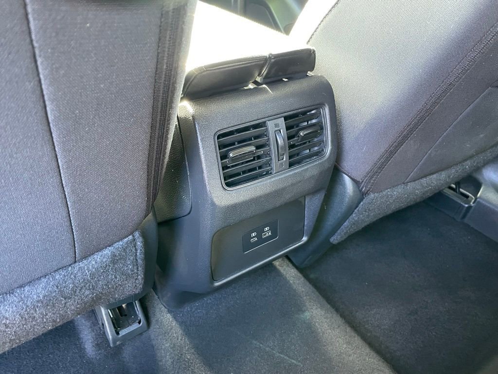 Certified 2022 Nissan Rogue SV FWD image 9
