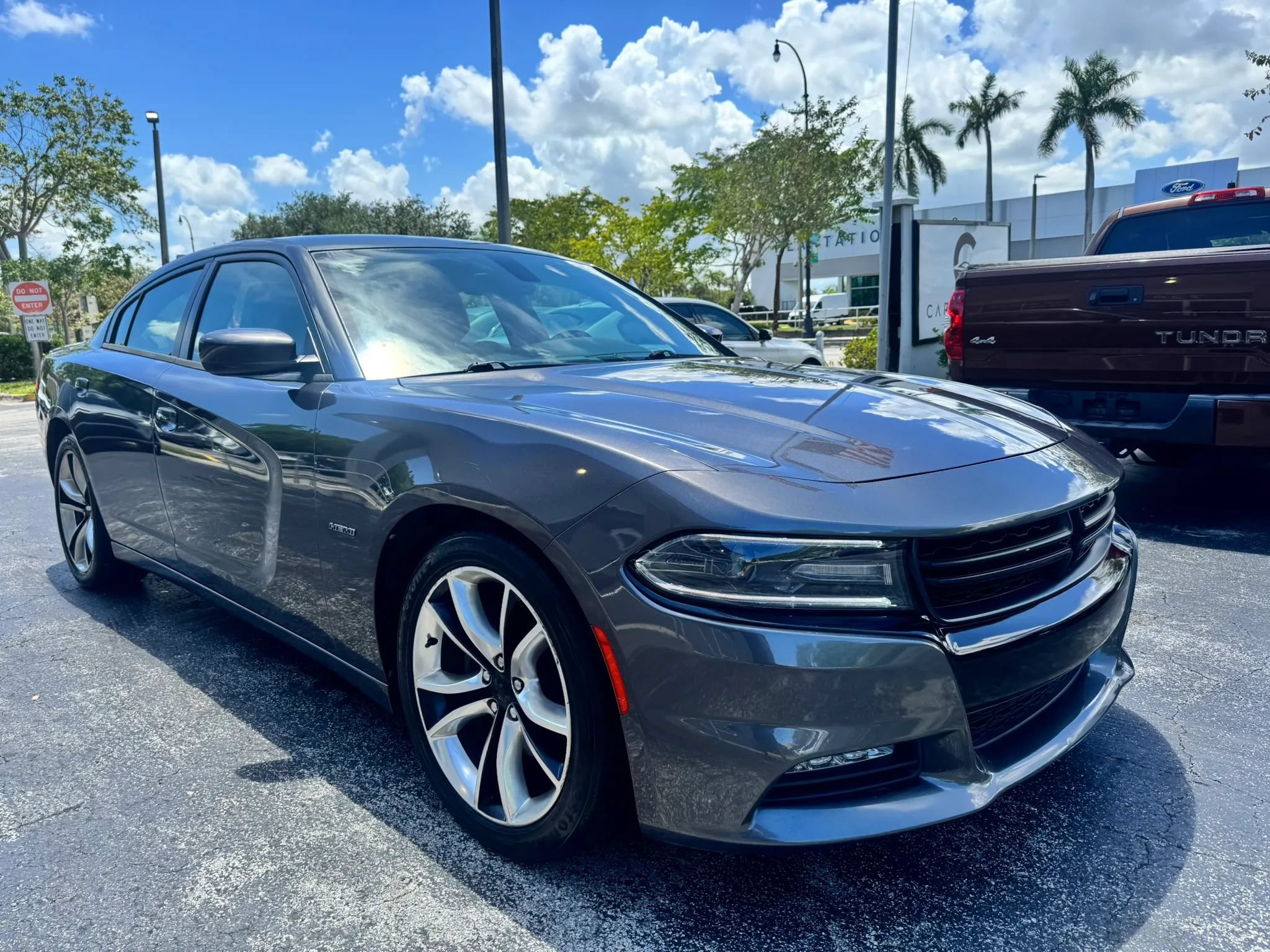 Used 2015 Dodge Charger R/T RWD image 3