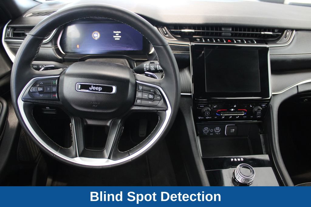 Used 2025 Jeep Grand Cherokee Altitude AWD/4WD image 7