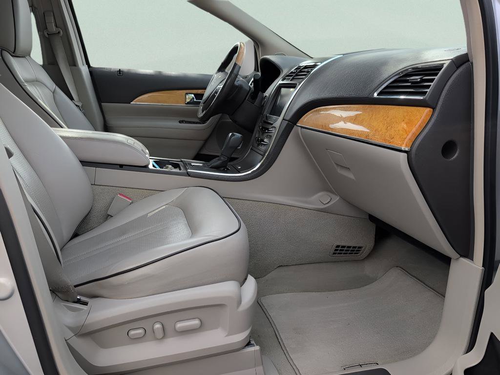 Used 2012 Lincoln MKX AWD image 36