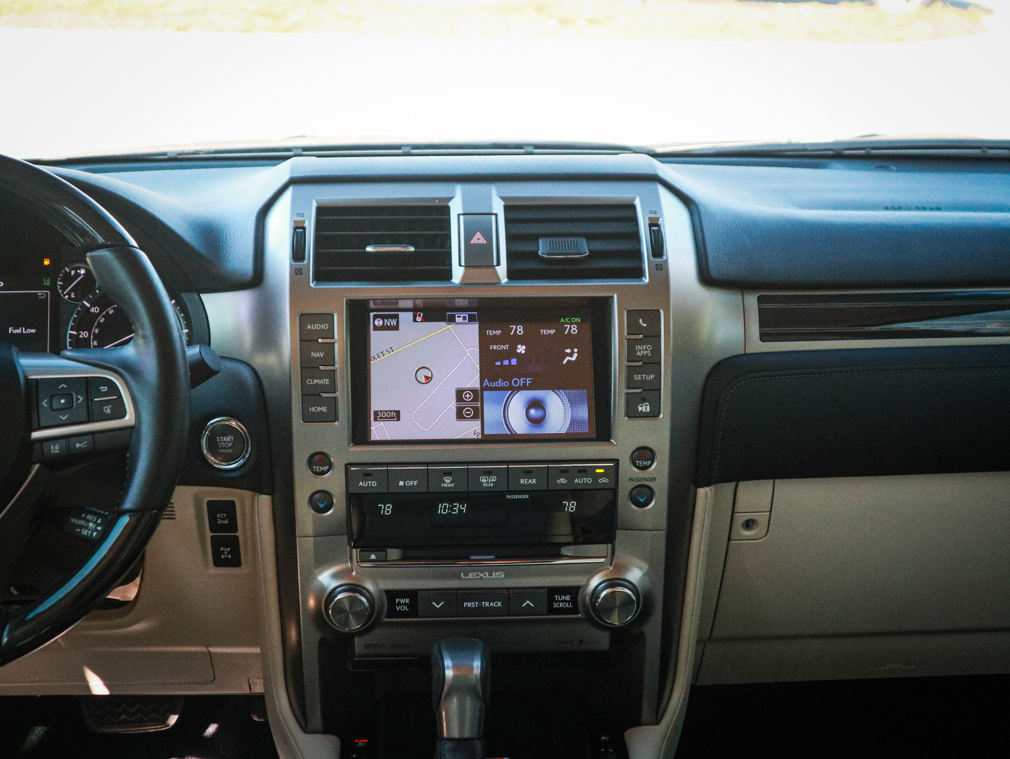 Used 2020 Lexus GX 460 Luxury w/ Accessory Package AWD/4WD image 56