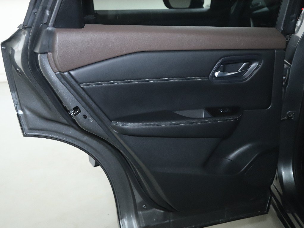 Certified 2023 Nissan Rogue SL AWD/4WD image 13