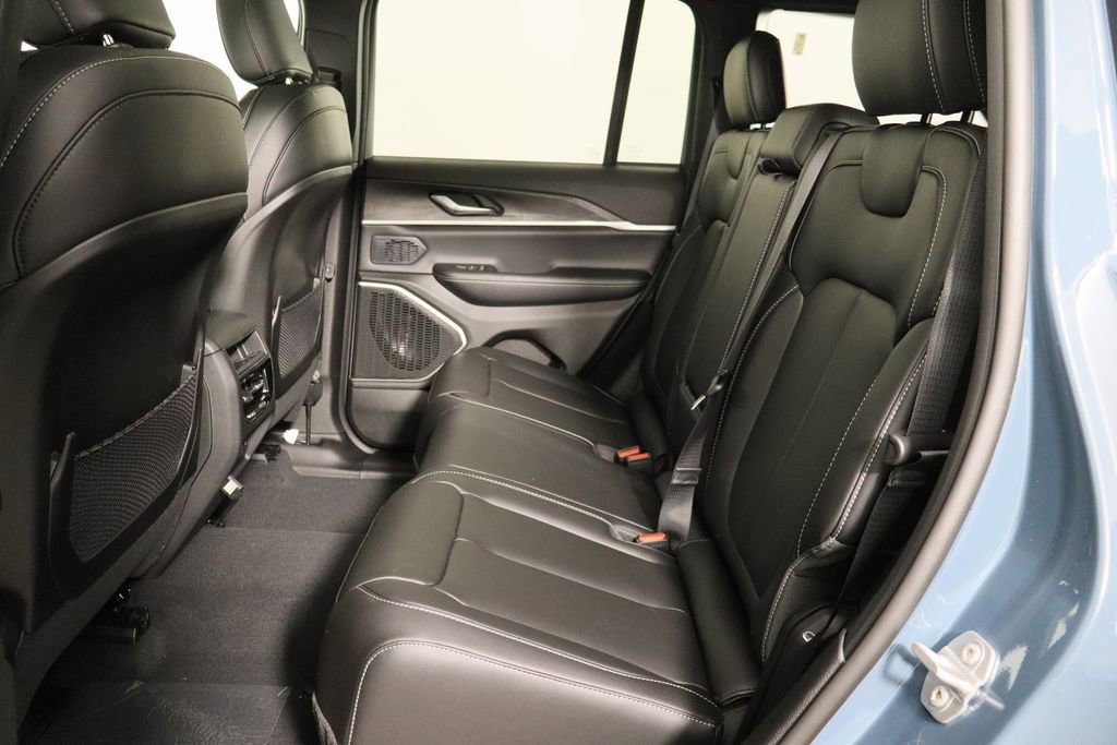 New 2026 Jeep Grand Cherokee Limited image 17