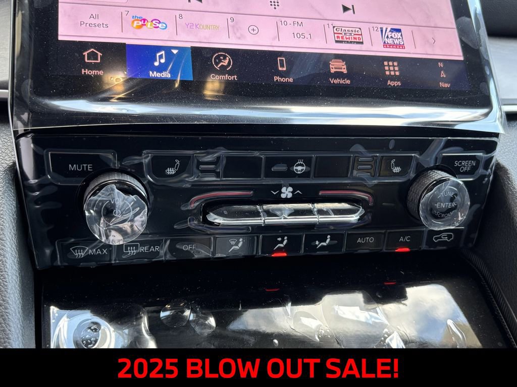 New 2025 Jeep Grand Cherokee Limited w/ Black Appearance Package image 15