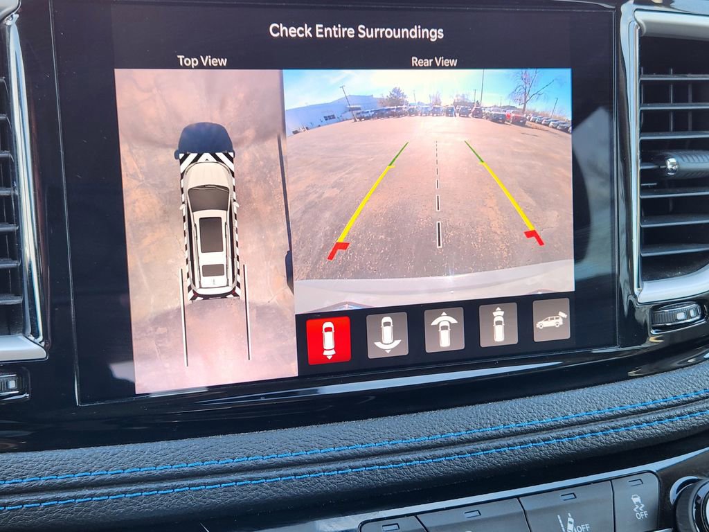 Used 2021 Chrysler Pacifica Touring-L image 15