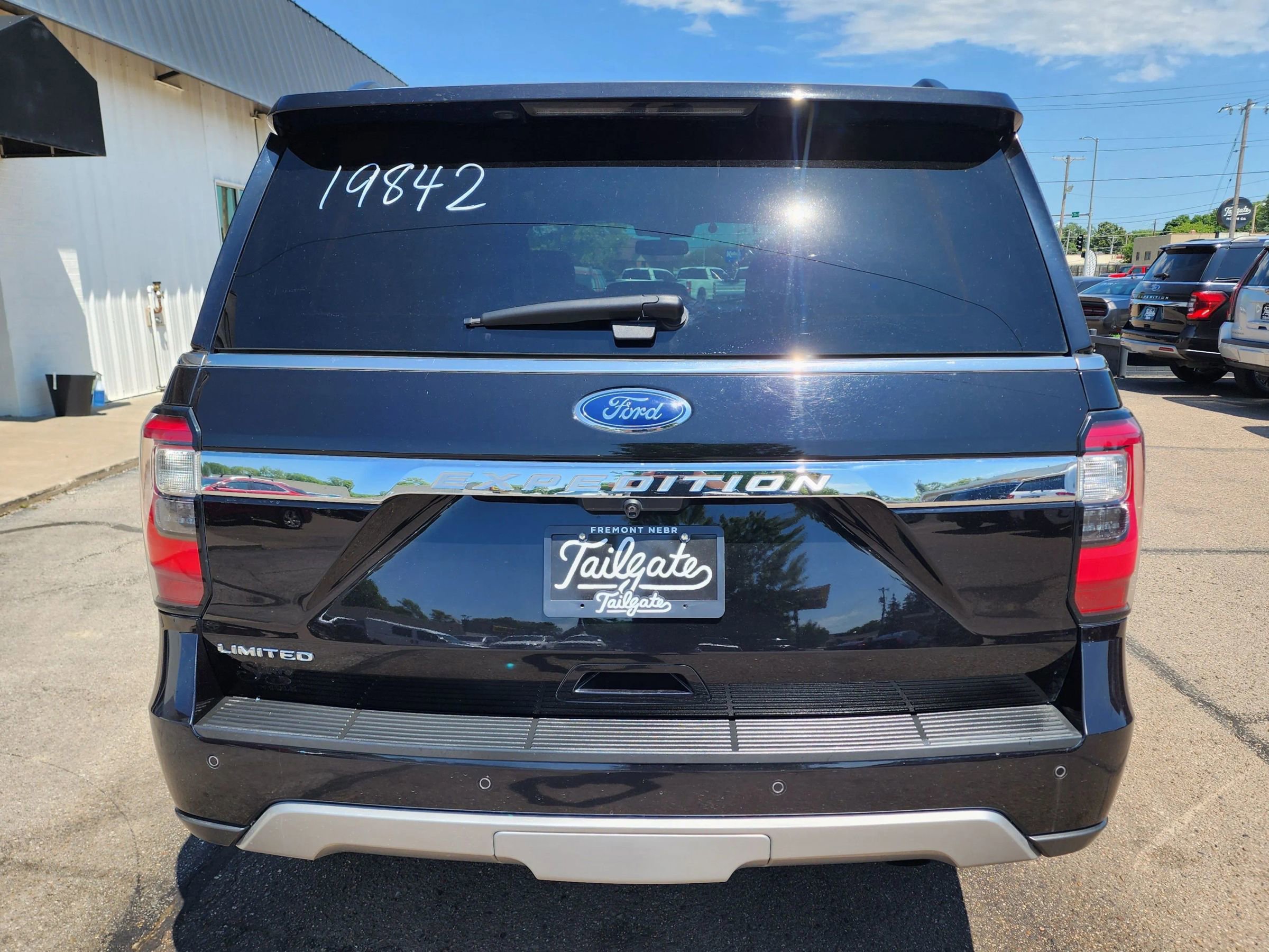 Used 2021 Ford Expedition Limited image 6