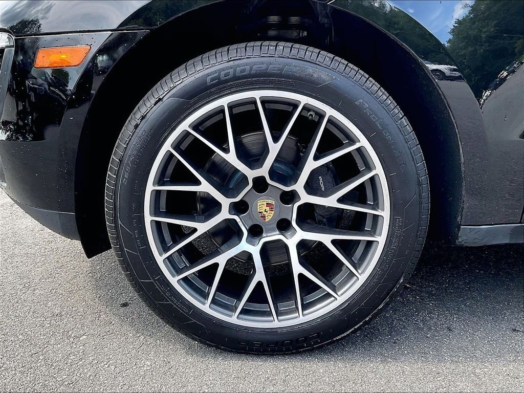Used 2018 Porsche Macan AWD/4WD image 22