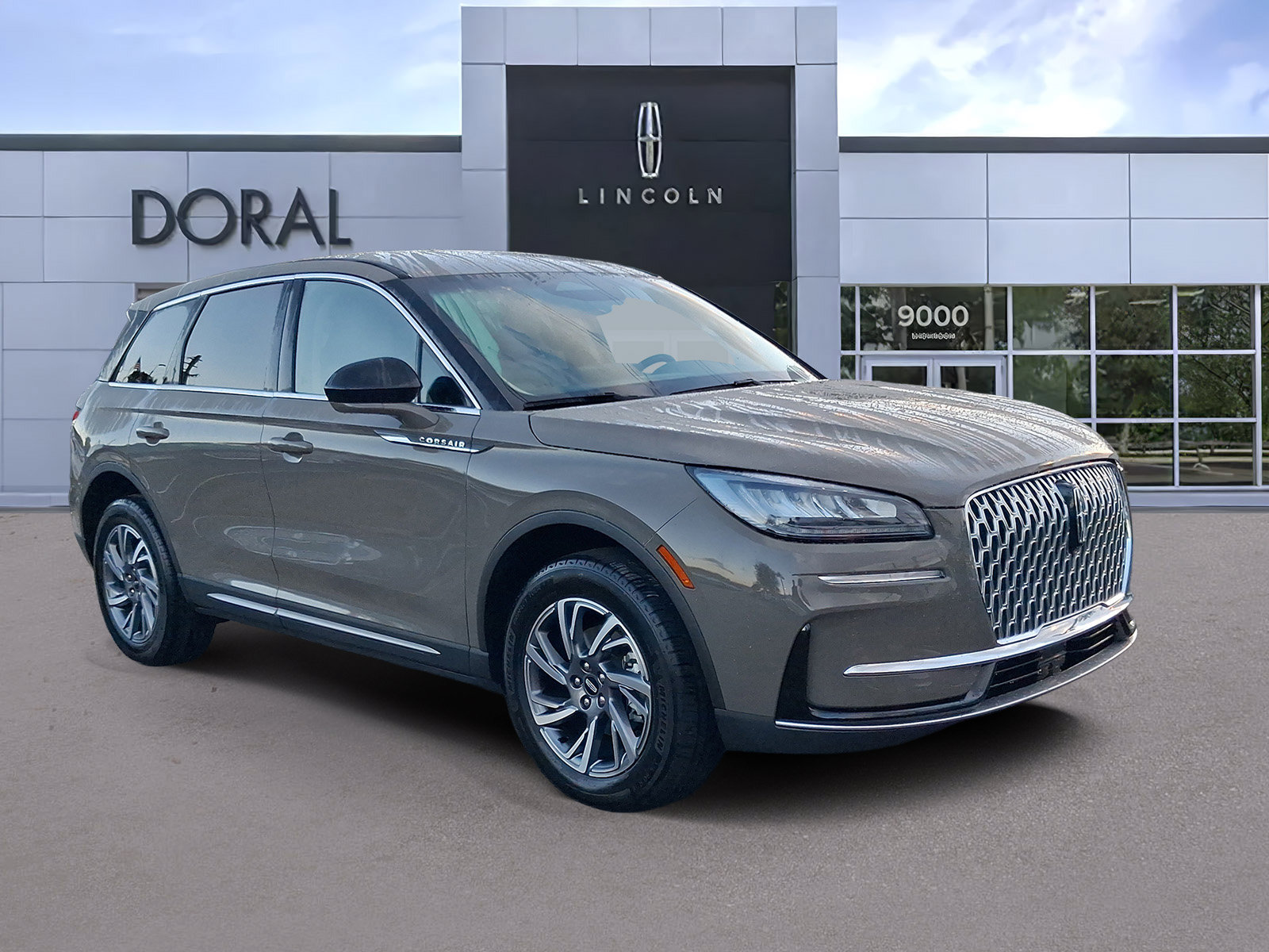 Certified 2025 Lincoln Corsair FWD image 1