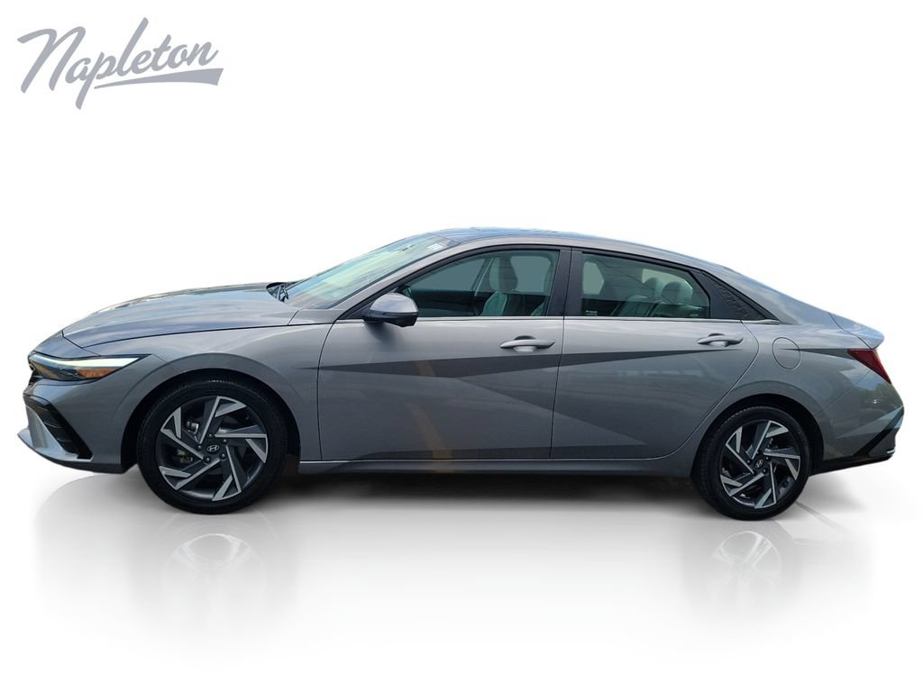 Used 2024 Hyundai Elantra Limited FWD image 2