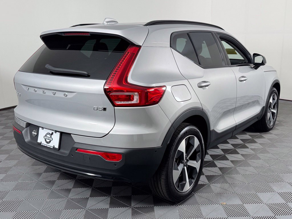Certified 2025 Volvo XC40 B5 Plus AWD/4WD image 6