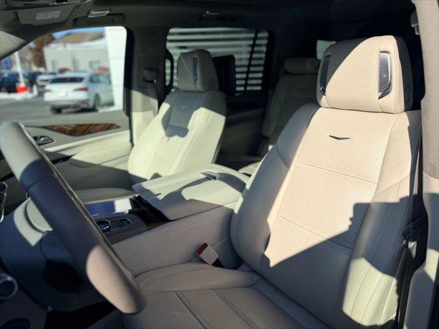 Used 2024 Cadillac Escalade ESV Sport Platinum w/ LPO, ONYX Package AWD/4WD image 12