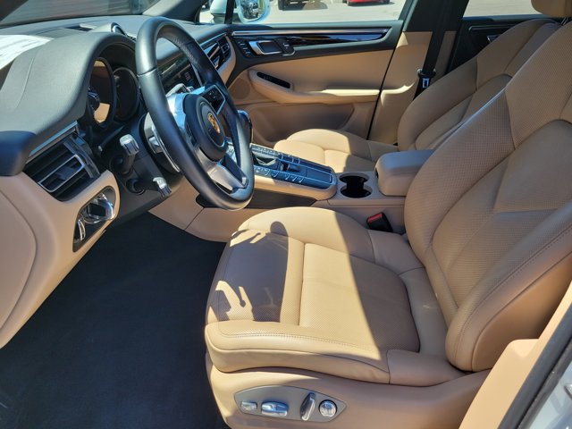 Certified 2020 Porsche Macan AWD/4WD image 21