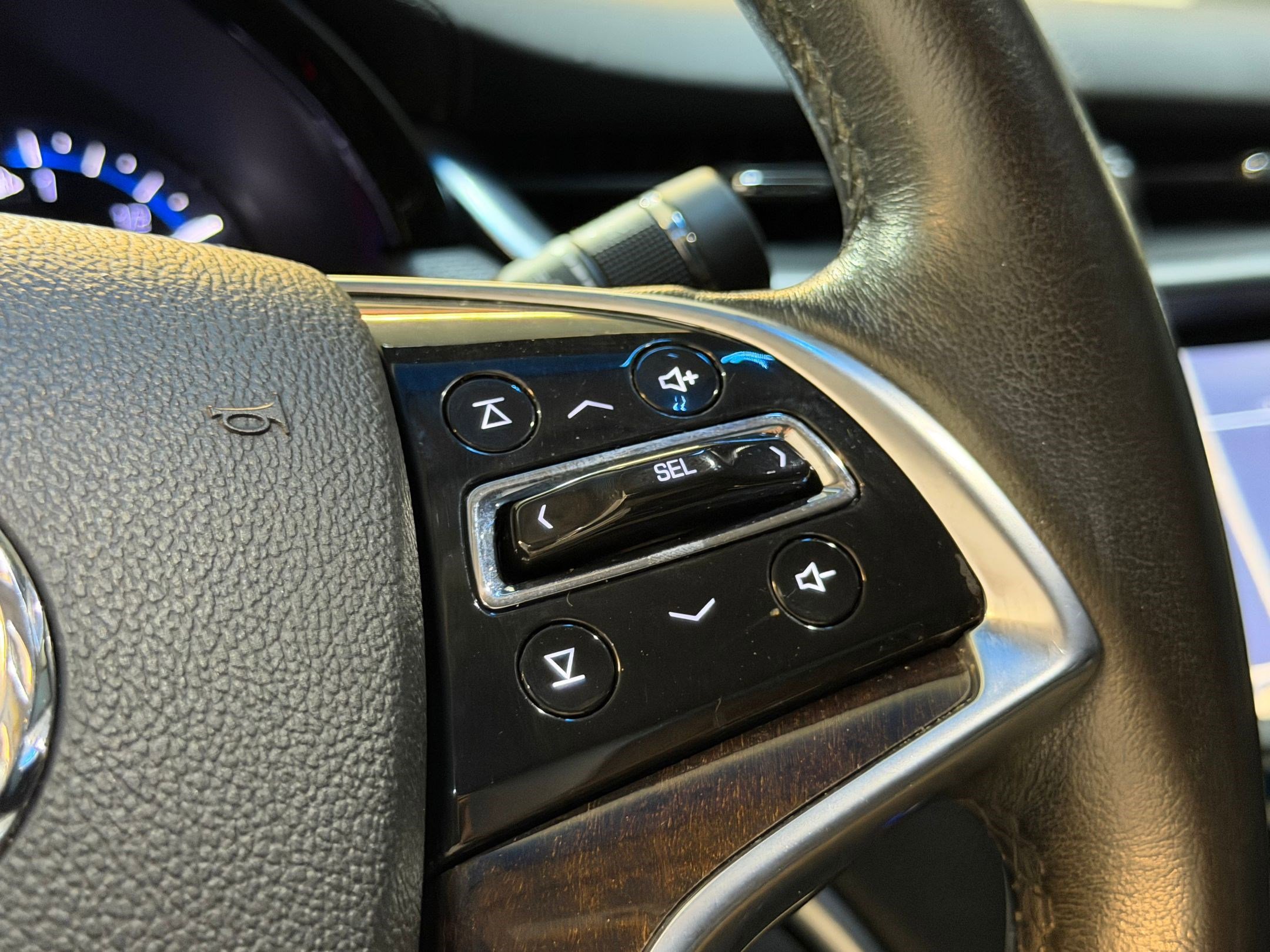 Used 2015 Cadillac XTS Luxury AWD/4WD image 24