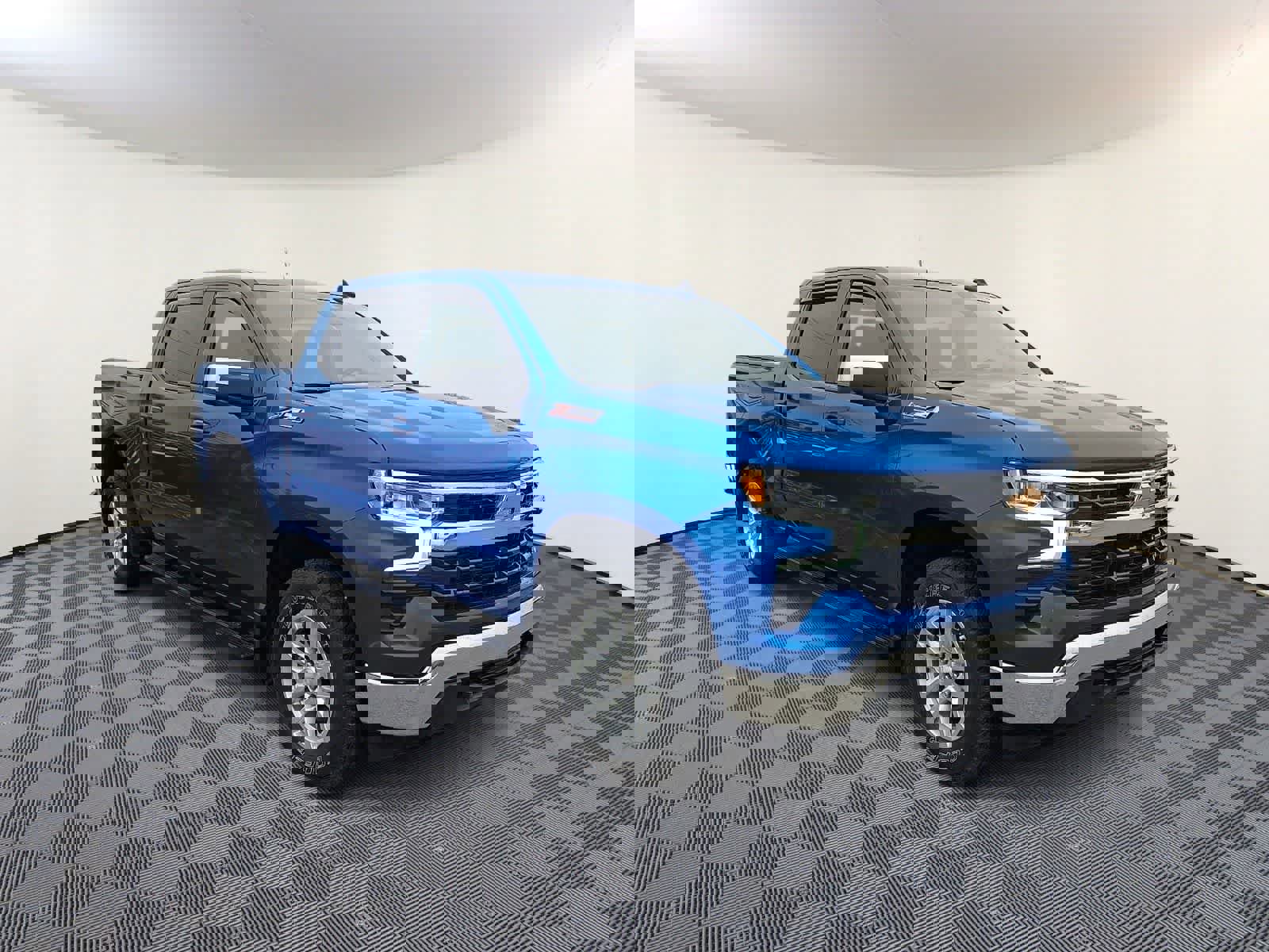 Used 2024 Chevrolet Silverado 1500 LT image 4