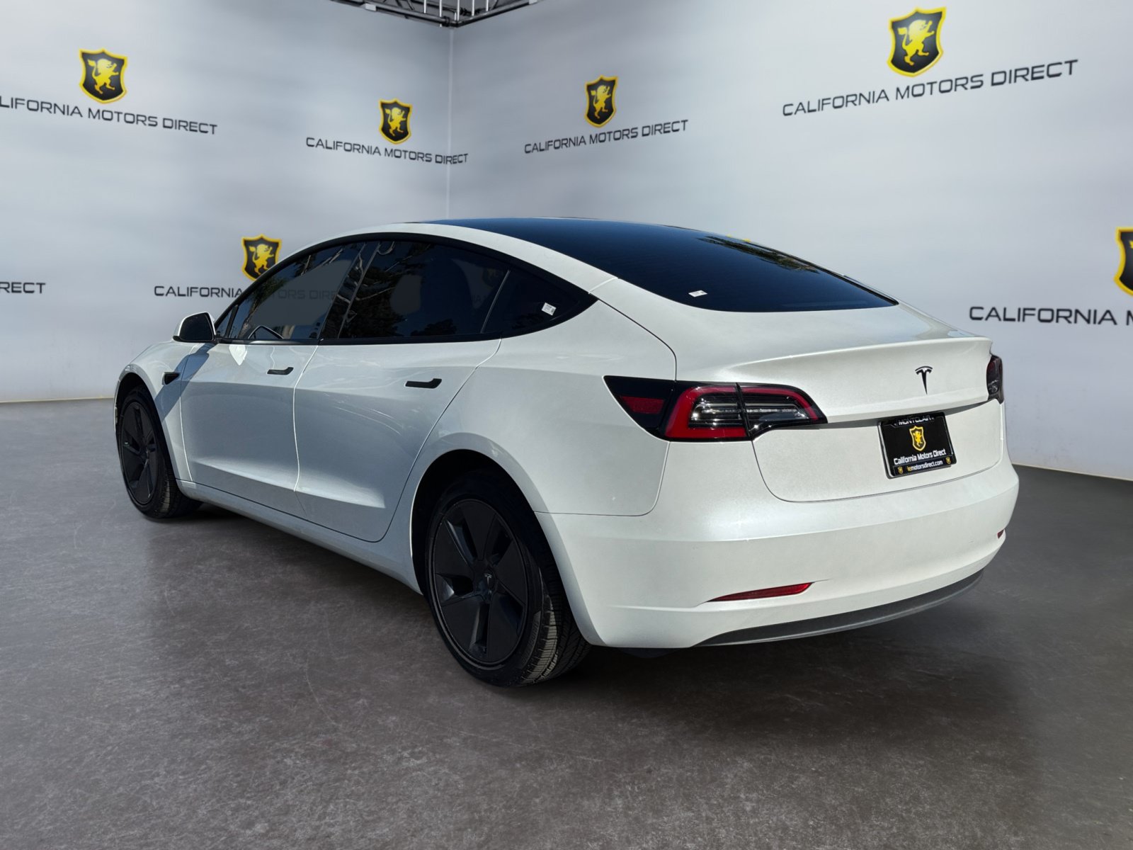 Used 2023 Tesla Model 3 Standard Range RWD image 3