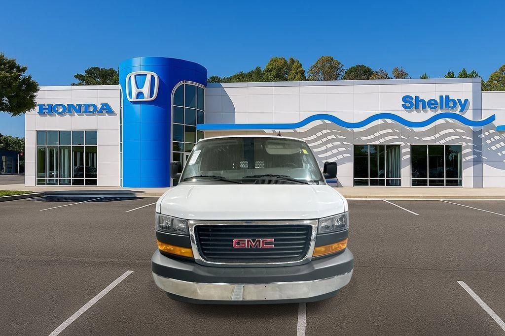 Used 2024 GMC Savana 2500 w/ Driver Convenience Package image 3