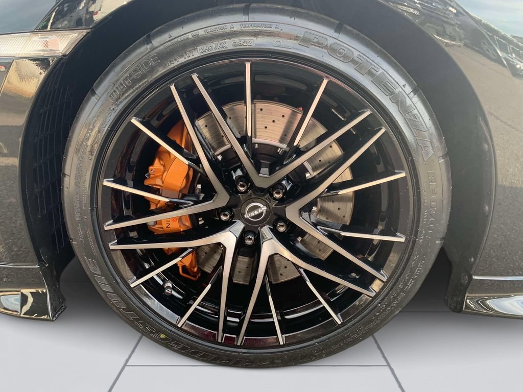 Used 2024 Nissan GT-R Premium w/ Floor Mat Package AWD/4WD image 37